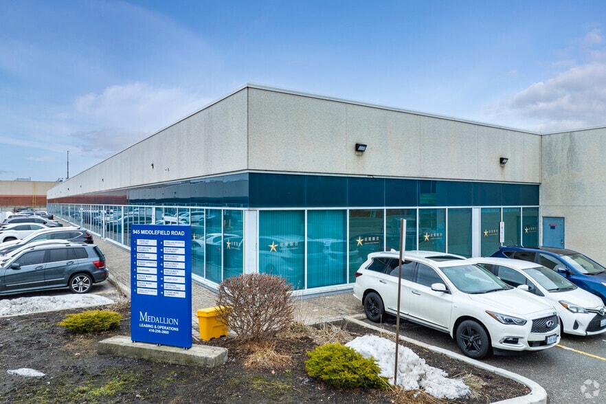 945 Middlefield Rd, Toronto, ON for lease - Building Photo - Image 2 of 5