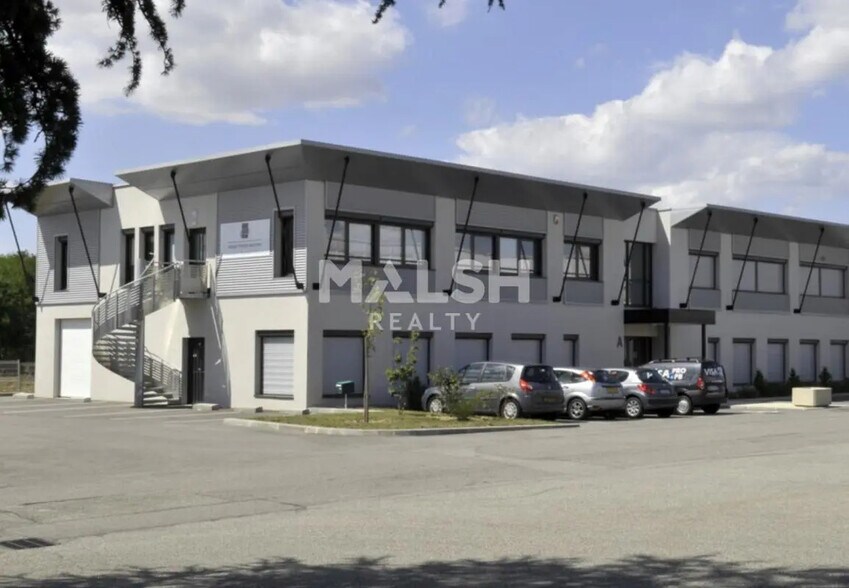 Office in Saint-Priest for lease - Building Photo - Image 1 of 10