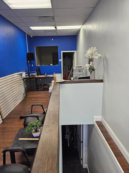 253-14 Union Turnpike, Floral Park, NY à louer - Photo intérieure - Image 2 de 3