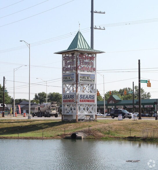 2447-2471 Hilliard-Rome Rd, Hilliard, OH à louer - Photo du bâtiment - Image 3 de 5