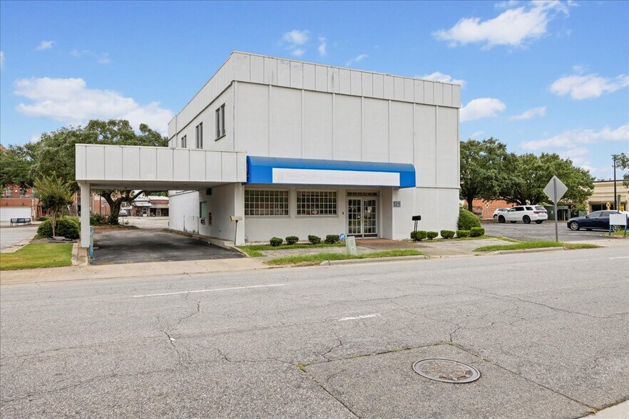 115 N Church St, Rocky Mount, NC à vendre - Photo du bâtiment - Image 2 de 33