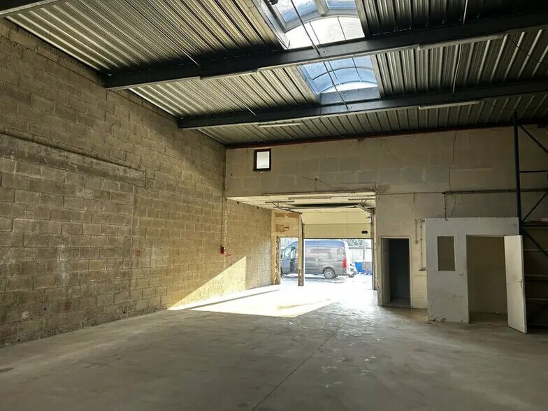 22 Bis Rue Des Malines, Lisses à louer - Photo intérieure - Image 3 de 15