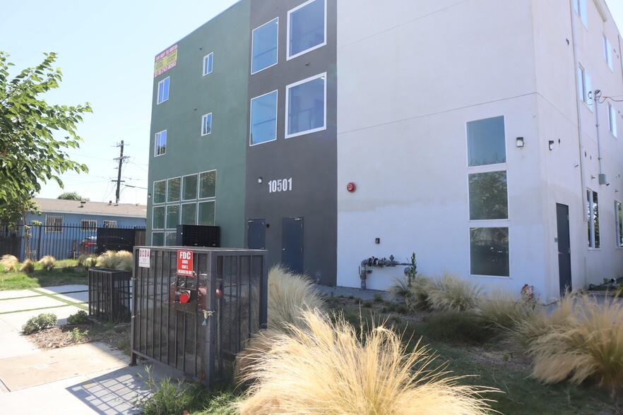 10501 Wilmington Ave, Los Angeles, CA for sale - Building Photo - Image 3 of 12