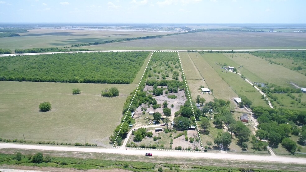 977 County Road 491, Dayton, TX à vendre - Photo du bâtiment - Image 2 de 5
