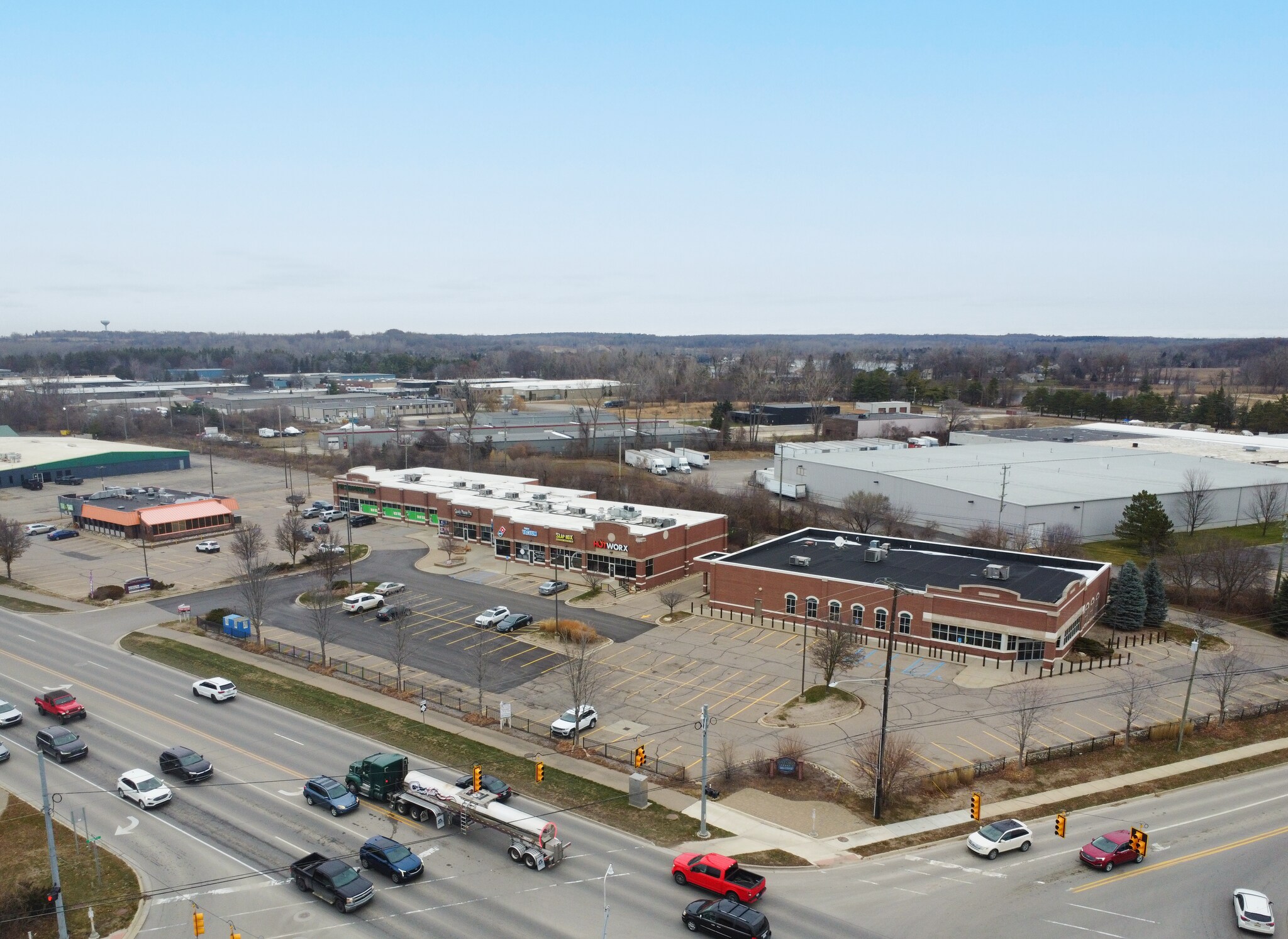 999 S Lapeer Rd, Oxford, MI for lease Building Photo- Image 1 of 6