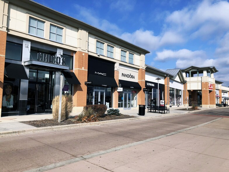 200-530 Commons Dr, Geneva, IL à louer - Photo du bâtiment - Image 3 de 5