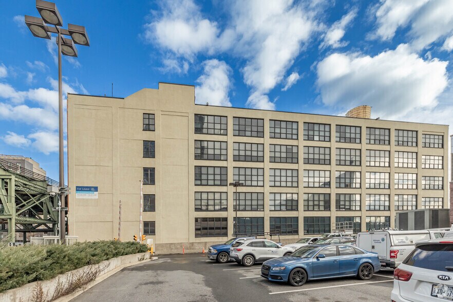 29-76 Northern Blvd, Long Island City, NY à louer - Photo du bâtiment - Image 2 de 5