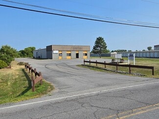 Plus de détails pour 22672 Murrock Cir, Watertown, NY - Commerce de détail à louer