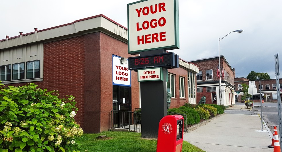 1033 Broad St, Lyndonville, VT for sale - Primary Photo - Image 1 of 1