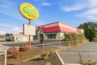 Plus de détails pour 651 W Main Rd, Middletown, RI - Commerce de détail à vendre