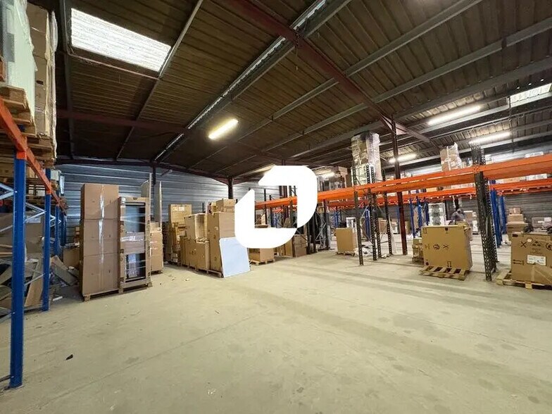 Flex in Carbon-Blanc for lease - Interior Photo - Image 3 of 12