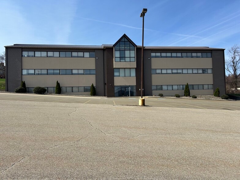 20 Highland Park Dr, Uniontown, PA à vendre - Photo du bâtiment - Image 1 de 19