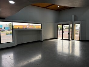3301-3331 W Catalina Dr, Phoenix, AZ for lease Interior Photo- Image 2 of 10