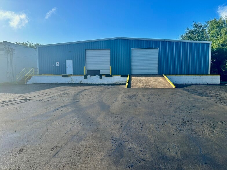 3876 Bengert St, Orlando, FL for lease - Building Photo - Image 1 of 38