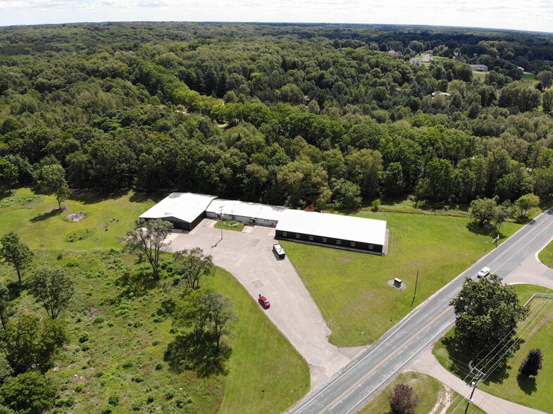 6190 N Riverview Dr, Kalamazoo, MI for lease - Aerial - Image 3 of 41