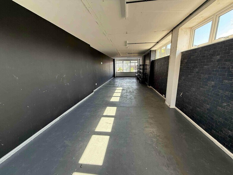 16 High St, Crewe for lease - Interior Photo - Image 2 of 5
