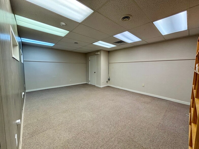 4277 Okemos Rd, Okemos, MI à louer - Photo intérieure - Image 3 de 10