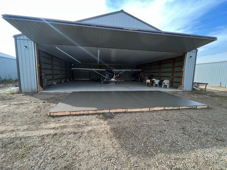 26453 Township 481 rd, Leduc County, AB à louer - Photo du bâtiment - Image 2 de 14