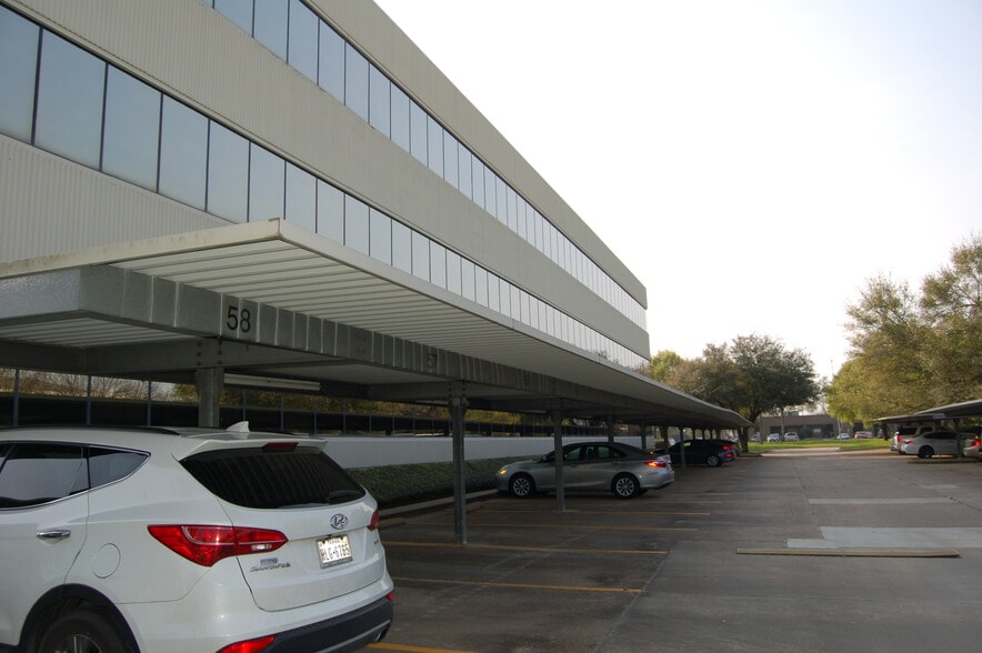 10550 Richmond Ave, Houston, TX à vendre - Photo du bâtiment - Image 3 de 4