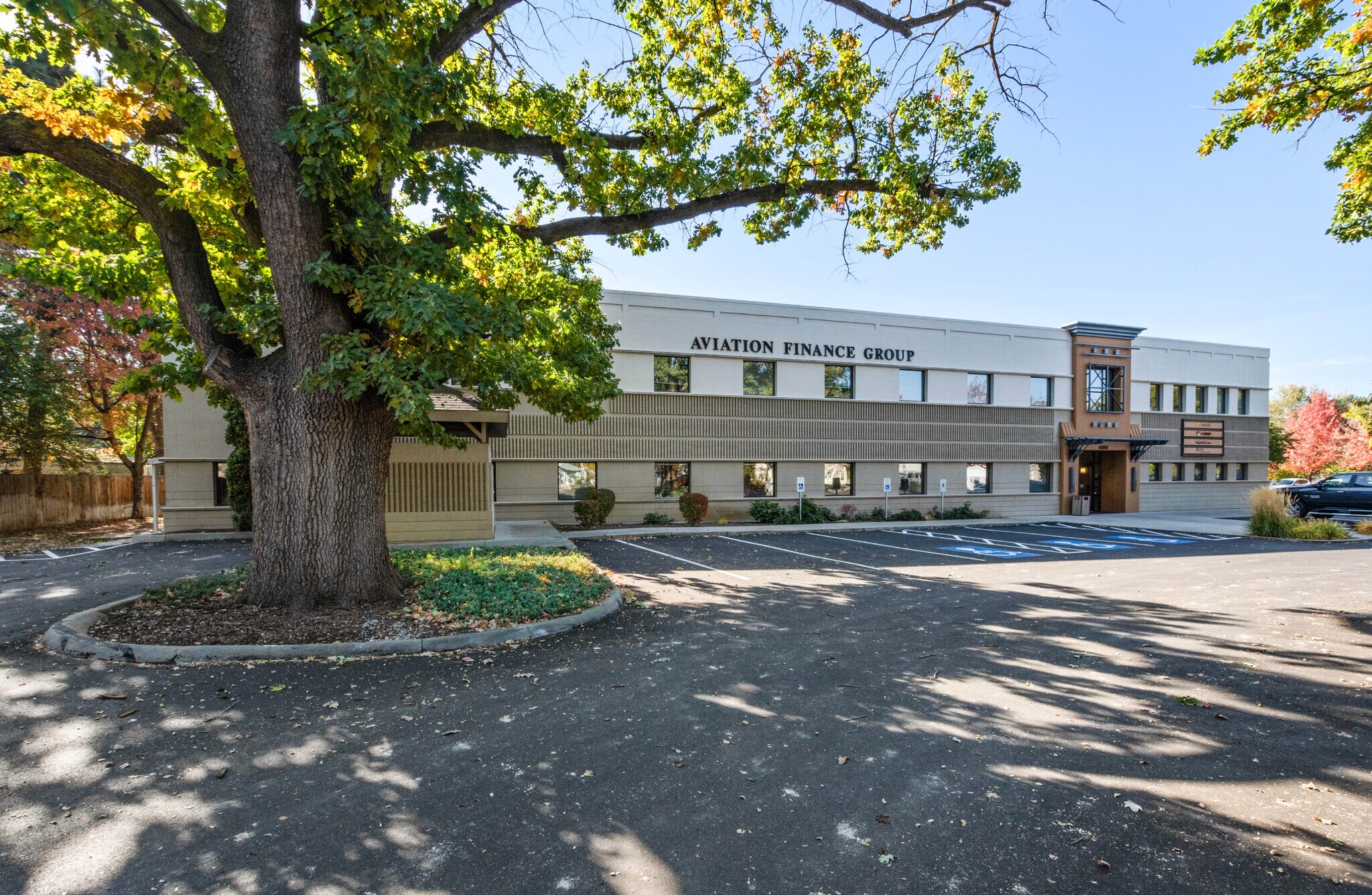 4355 W Emerald St, Boise, ID à vendre Photo du bâtiment- Image 1 de 10