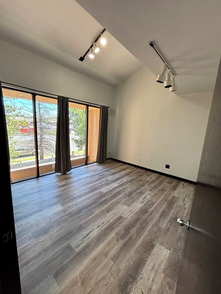 6025 Erin Park Dr, Colorado Springs, CO for lease - Building Photo - Image 3 of 8