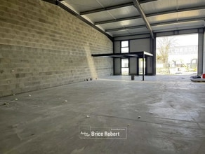 Industriel dans Mions à louer Plan d’étage- Image 2 de 4