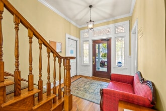 1066 W Fourth St, Winston-Salem, NC à vendre Photo intérieure- Image 2 de 6