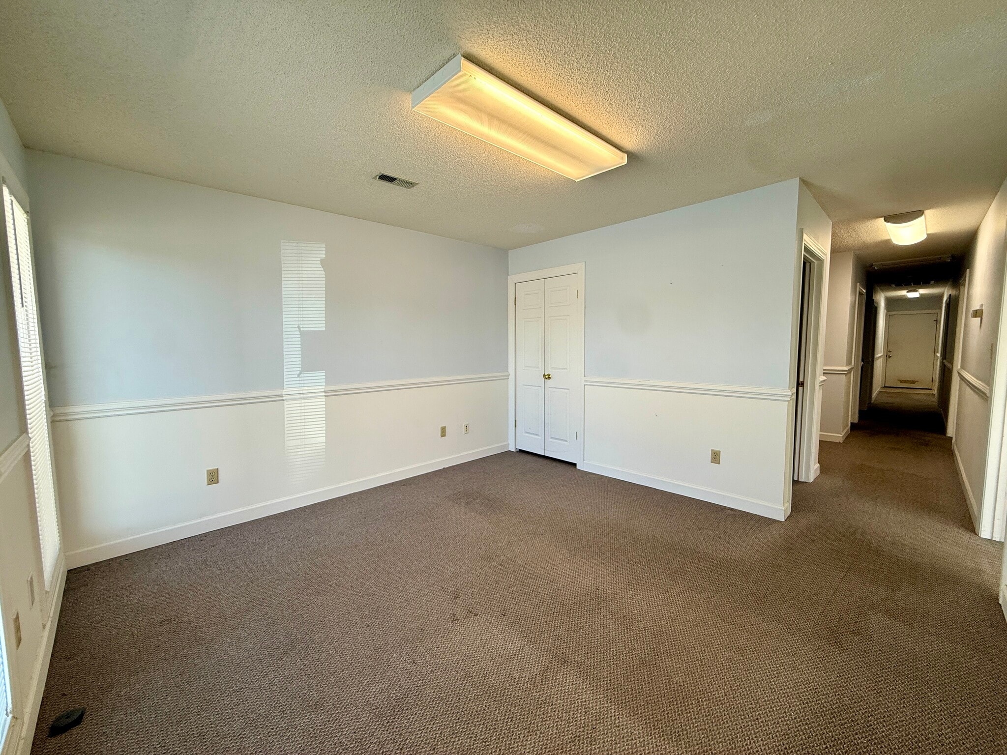 2401-2411 S Charles Blvd, Greenville, NC à louer Photo intérieure- Image 1 de 14