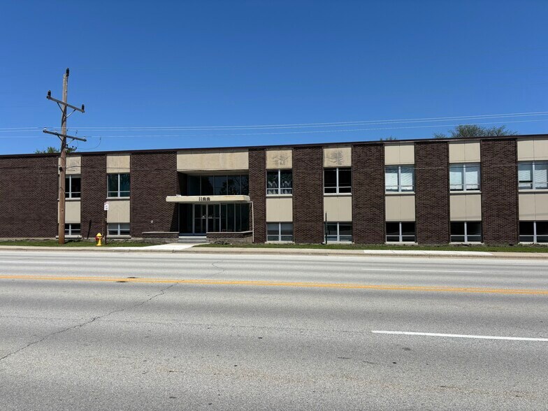 1100 W Northwest Hwy, Mount Prospect, IL à vendre - Photo du bâtiment - Image 2 de 11