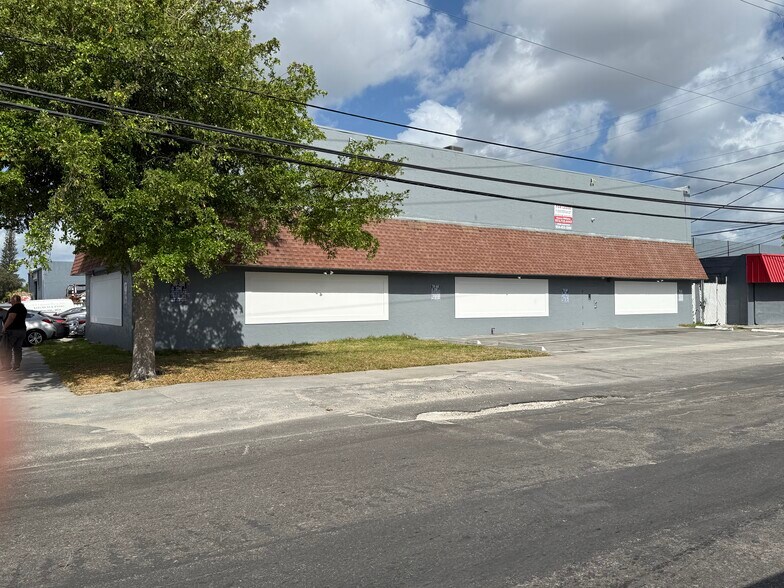 5801 Plunkett St, Hollywood, FL à louer - Photo du bâtiment - Image 3 de 17