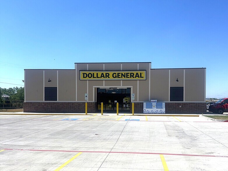 1821 Country Club Rd, San Angelo, TX for sale - Building Photo - Image 1 of 4