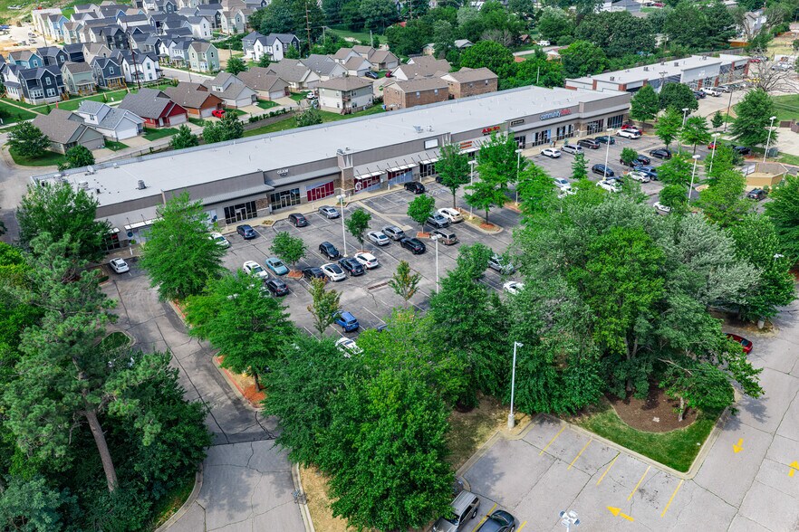 3162 W Sixth St, Fayetteville, AR à louer - Photo du bâtiment - Image 3 de 9