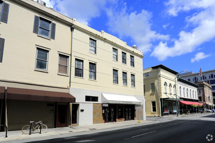 41 Whitaker St, Savannah, GA for lease - Building Photo - Image 2 of 13