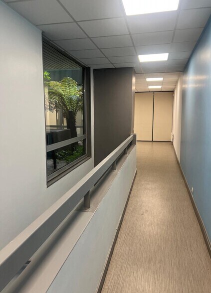 Immeuble residentiel dans Paris à vendre - Photo du bâtiment - Image 2 de 22