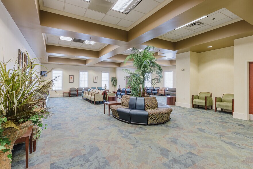 619 Pointe North Blvd, Albany, GA à louer - Hall d’entrée - Image 3 de 25