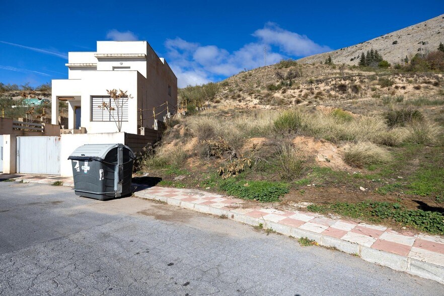 Avenida Príncipe Felipe, 2, Alfacar, Granada à vendre - Photo du bâtiment - Image 3 de 15