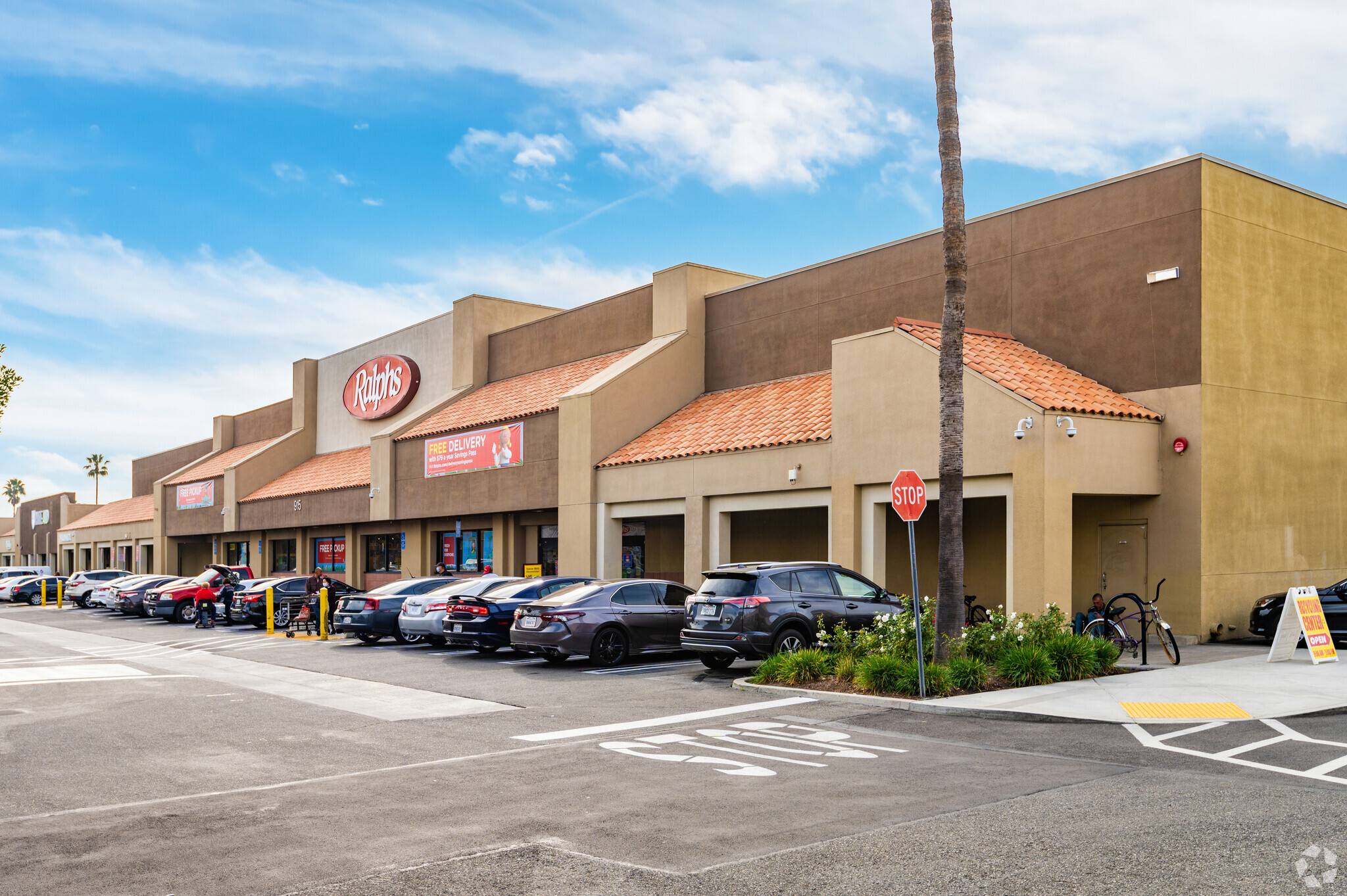 901-999 S Brookhurst St, Anaheim, CA for lease Building Photo- Image 1 of 8