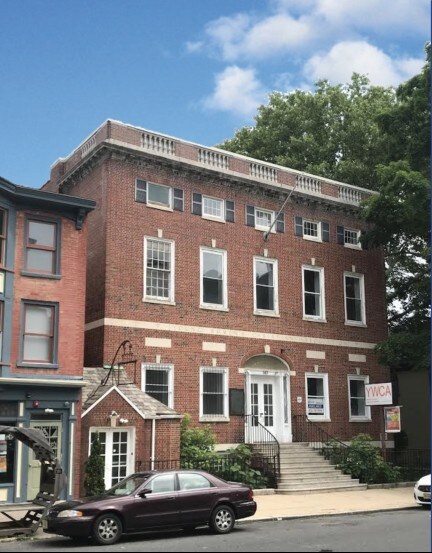 127 Academy St. portefeuille de 2 propriétés à vendre sur LoopNet.ca - Photo du bâtiment - Image 2 de 6