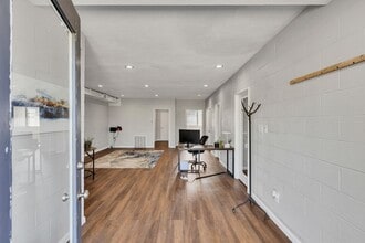 1602 8th Ave S, Nashville, TN for lease Interior Photo- Image 1 of 17