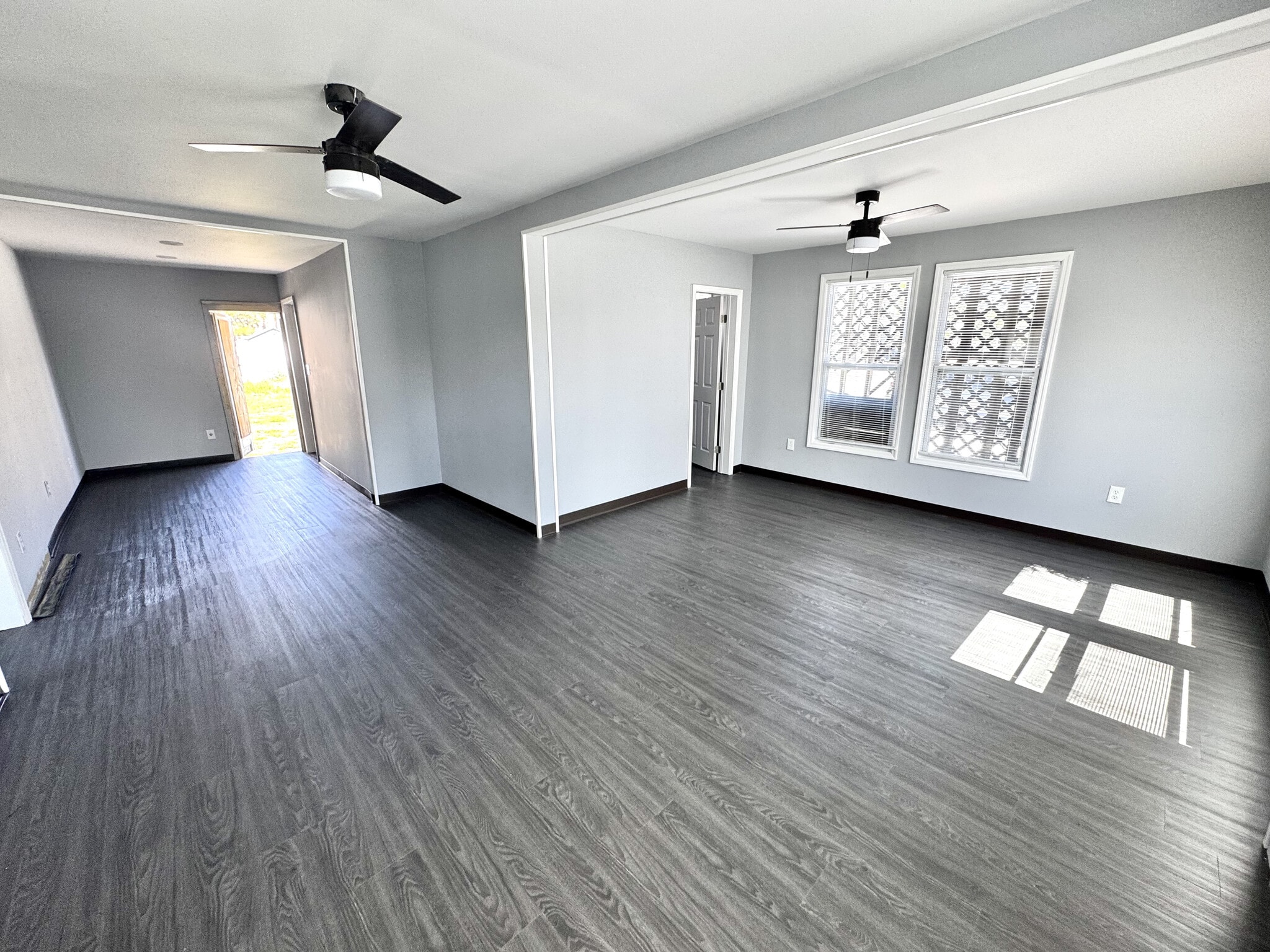615 3rd St S, Jacksonville Beach, FL à louer Photo intérieure- Image 1 de 5