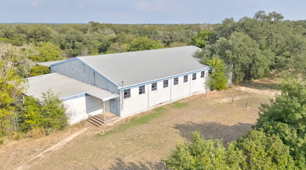 211 Loop 308, Briggs, TX for sale - Primary Photo - Image 1 of 17