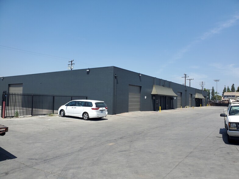 1308-1322 Santa Anita Ave, South El Monte, CA à louer - Photo du bâtiment - Image 3 de 4