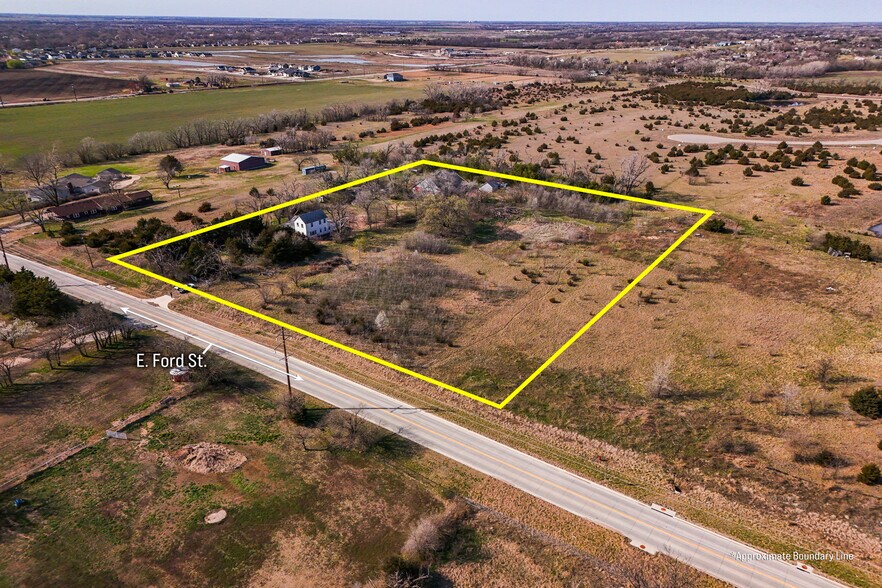 2216 E Ford St, Valley Center, KS à vendre - Photo du bâtiment - Image 3 de 90