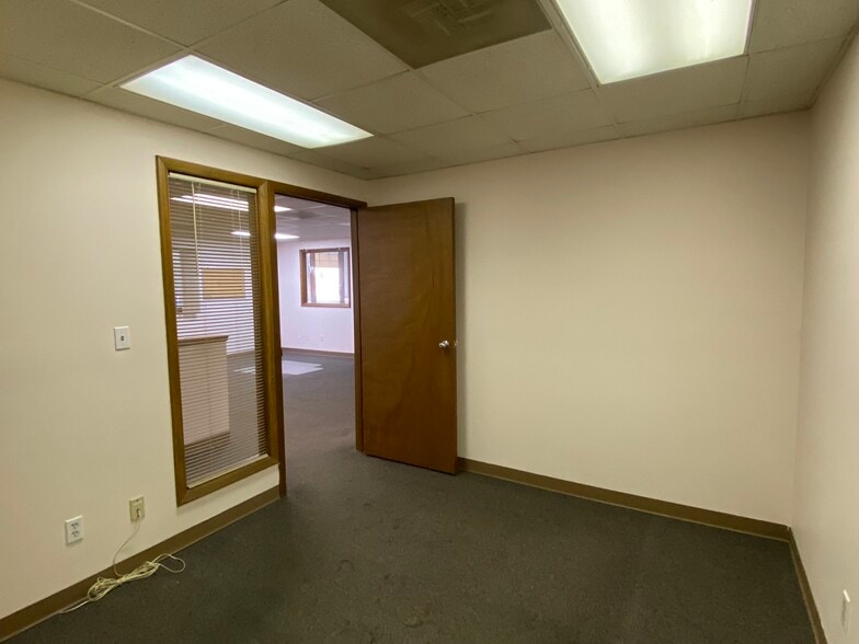 2529 W Ferguson Rd, Fort Wayne, IN for lease - Building Photo - Image 3 of 15