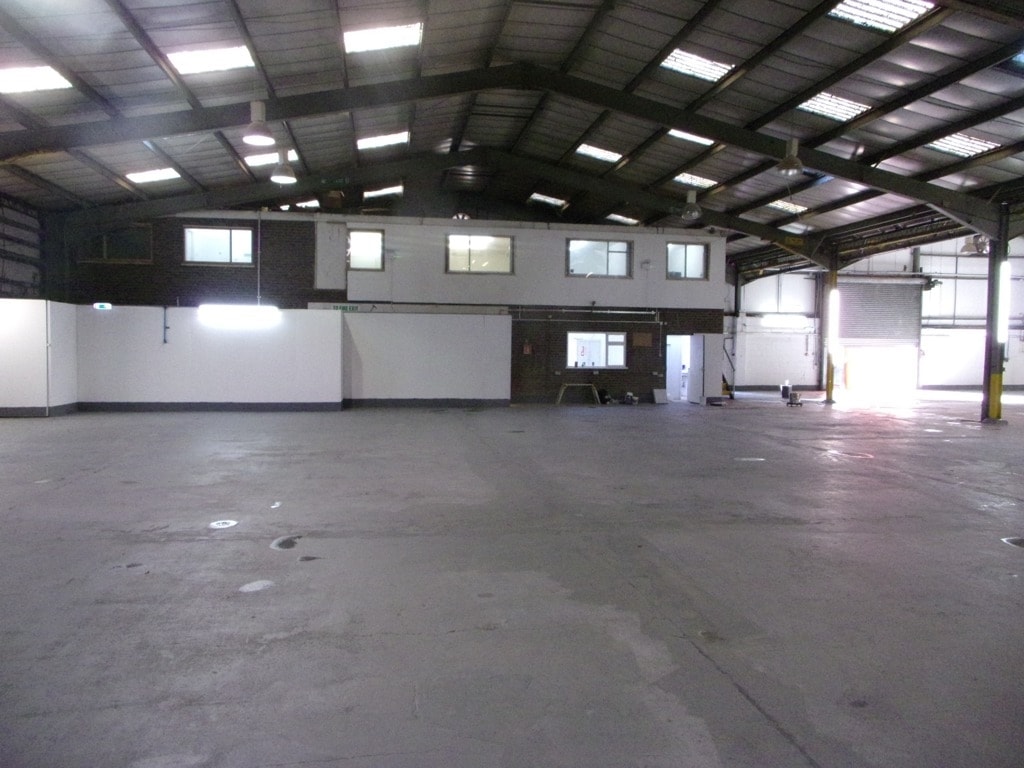 Towers Rd, Grays, ESS RM17 6FF - Unit I & J - - Interior Photo - Image 2 of 5