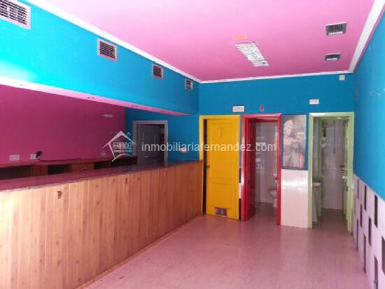 Commerce de détail dans Cáceres, Cáceres à louer - Photo du bâtiment - Image 2 de 4