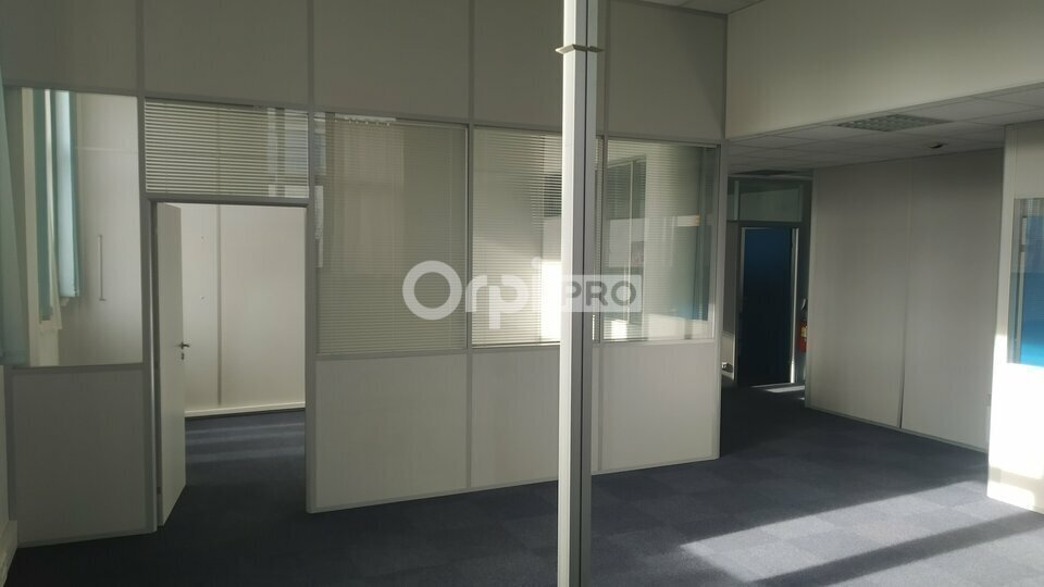 Office in Reims for lease - Interior Photo - Image 3 of 8