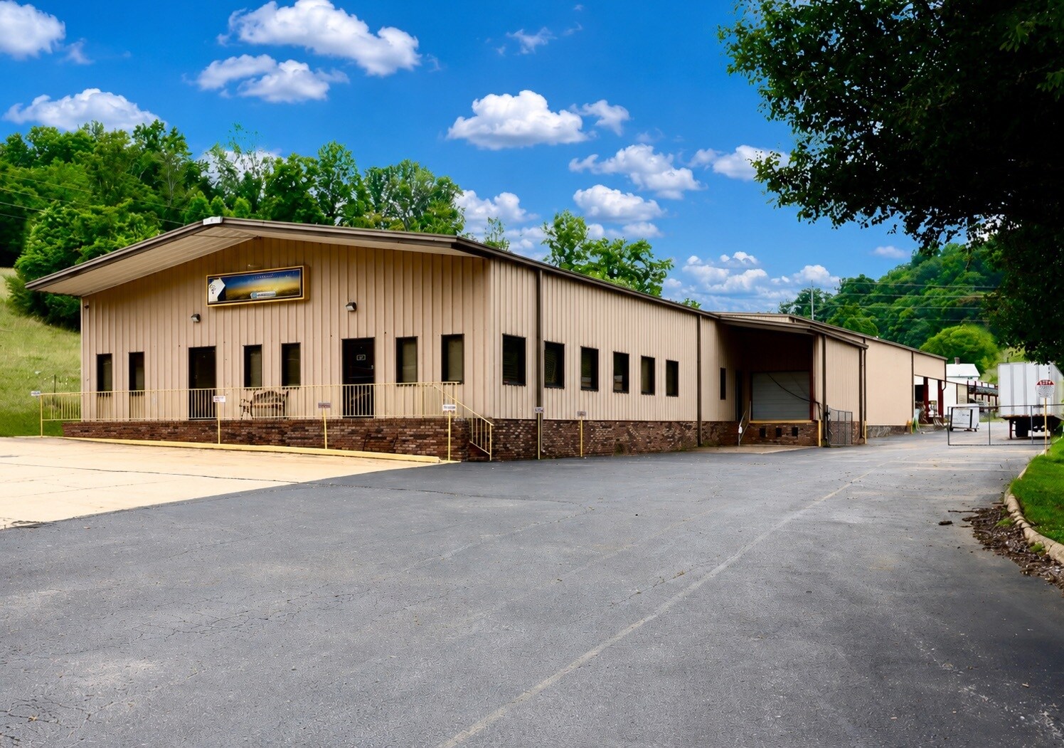 2335 Columbia Hwy, Pulaski, TN à vendre Photo du bâtiment- Image 1 de 73