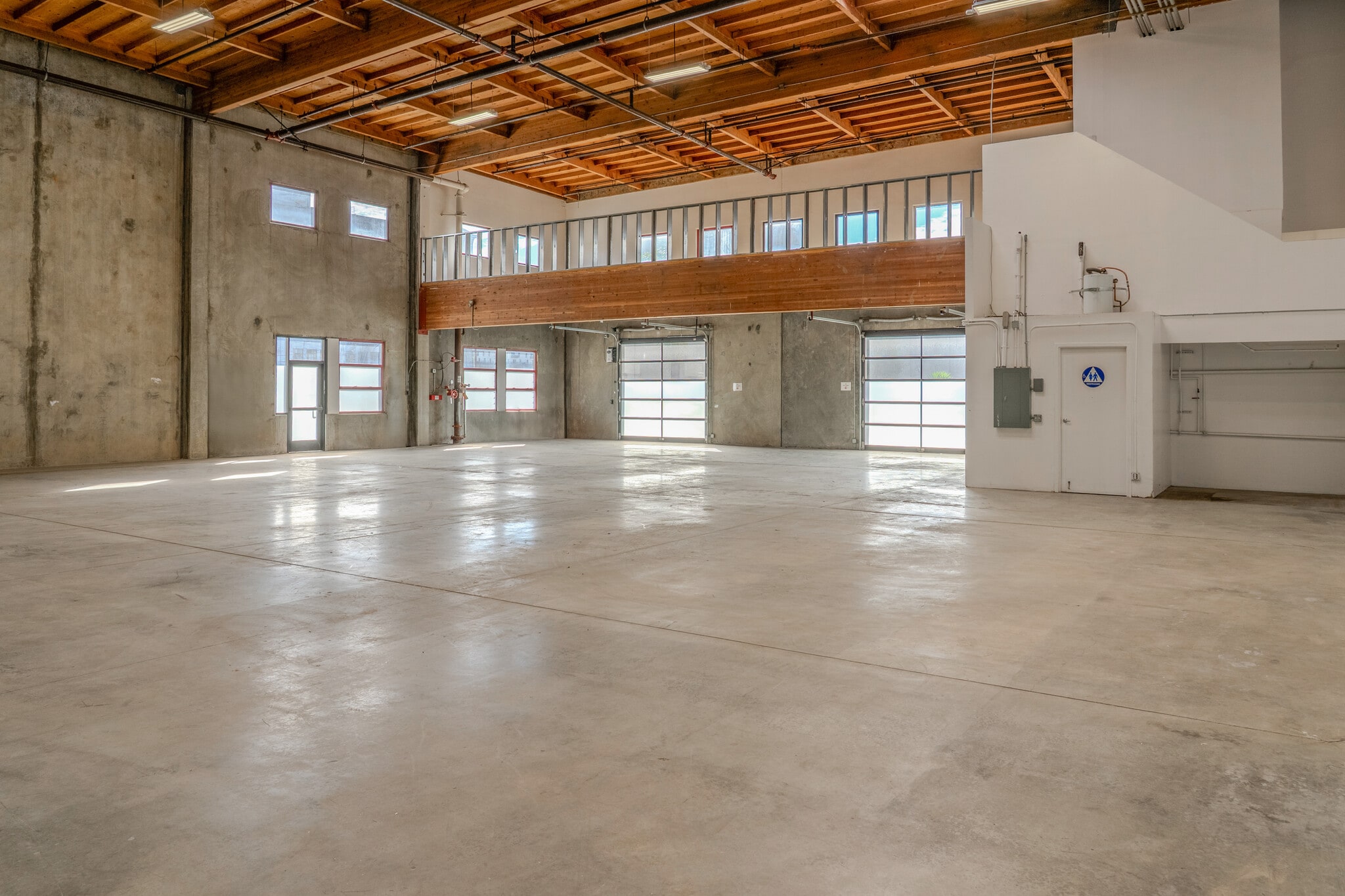 1375 E 6th St, Los Angeles, CA for lease Interior Photo- Image 1 of 7