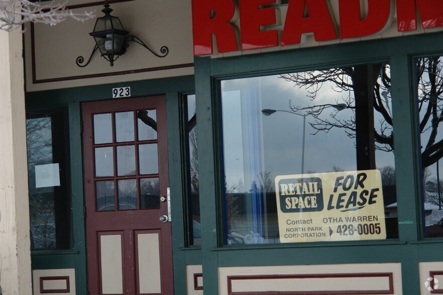 4490 N 1st Ave, Evansville, IN à louer - Photo du bâtiment - Image 2 de 4